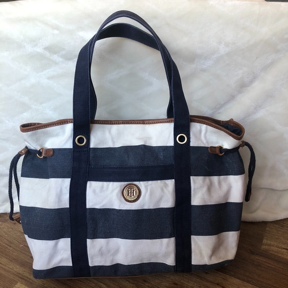 Tommy Hilfiger Handbags - Tommy Hilfiger Tote